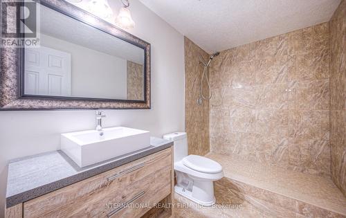 370 Keewatin Avenue, Kitchener, ON - Indoor Photo Showing Bathroom