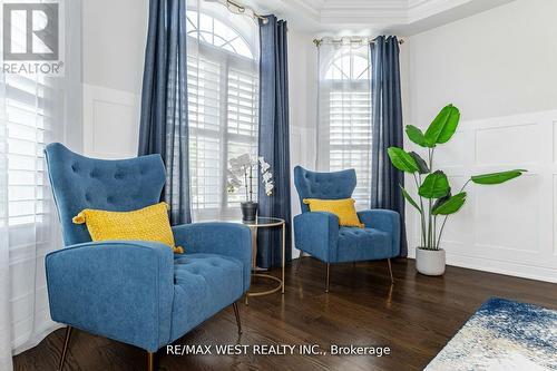 47 Bayshore Boulevard, Barrie (Bayshore), ON - Indoor Photo Showing Living Room With Fireplace