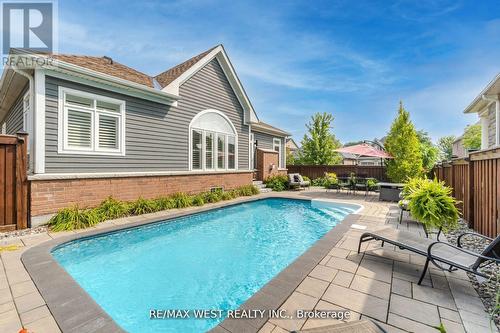 47 Bayshore Boulevard, Barrie (Bayshore), ON - Outdoor With In Ground Pool