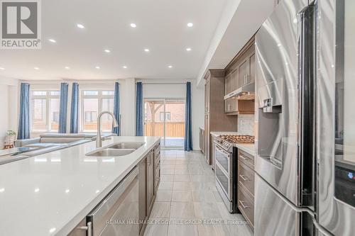 159 Franklin Trail, Barrie, ON - Indoor Photo Showing Kitchen With Stainless Steel Kitchen With Double Sink With Upgraded Kitchen