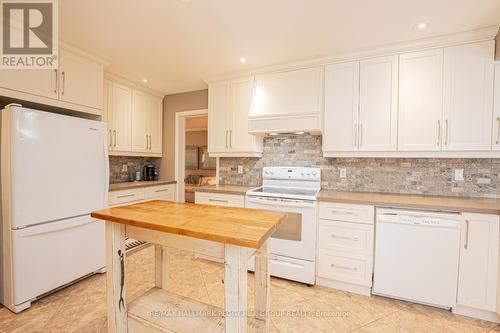40 Regentview Drive, Brampton, ON - Indoor Photo Showing Kitchen