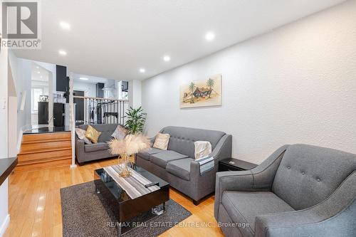 2230 Buttonbush Crescent, Mississauga, ON - Indoor Photo Showing Living Room