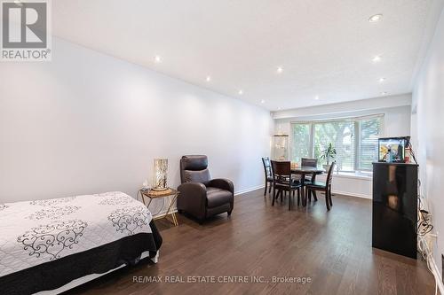 2230 Buttonbush Crescent, Mississauga, ON - Indoor Photo Showing Bedroom