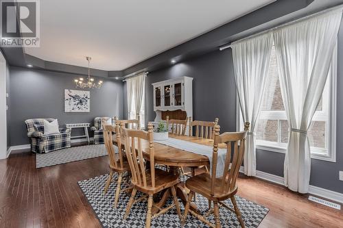 2309 Falling Green Drive, Oakville, ON - Indoor Photo Showing Dining Room