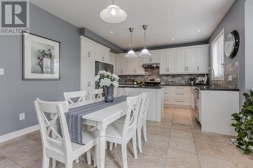 2309 Falling Green Drive, Oakville, ON - Indoor Photo Showing Dining Room