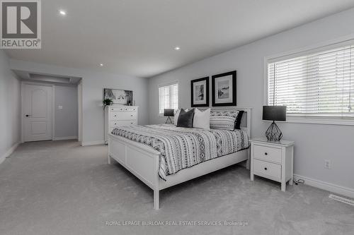 2309 Falling Green Drive, Oakville, ON - Indoor Photo Showing Bedroom