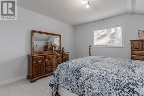 2309 Falling Green Drive, Oakville, ON - Indoor Photo Showing Bedroom