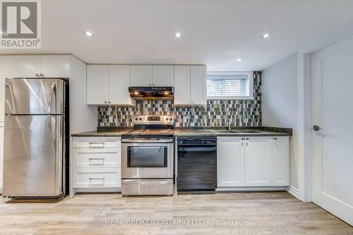 1086 Balment Avenue, Mississauga, ON - Indoor Photo Showing Kitchen