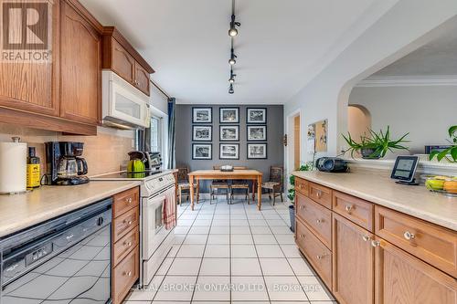 1086 Balment Avenue, Mississauga, ON - Indoor Photo Showing Kitchen