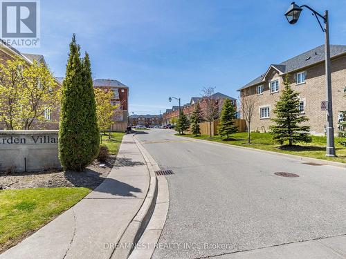 76 - 5050 Intrepid Drive, Mississauga, ON - Outdoor