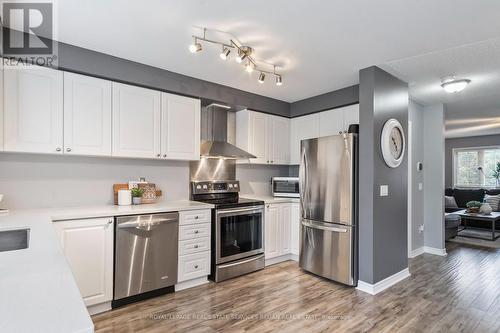 31 - 7284 Bellshire Gate, Mississauga, ON - Indoor Photo Showing Kitchen With Stainless Steel Kitchen