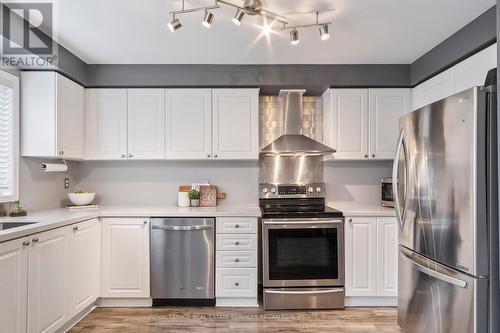 31 - 7284 Bellshire Gate, Mississauga, ON - Indoor Photo Showing Kitchen With Stainless Steel Kitchen