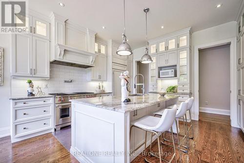 190 Maplewood Road, Mississauga (Mineola), ON - Indoor Photo Showing Kitchen With Upgraded Kitchen