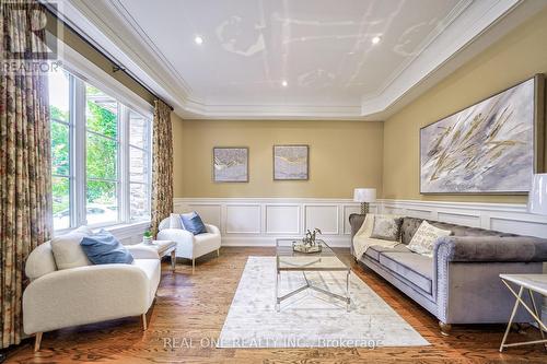 190 Maplewood Road, Mississauga, ON - Indoor Photo Showing Living Room