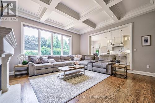 190 Maplewood Road, Mississauga, ON - Indoor Photo Showing Living Room