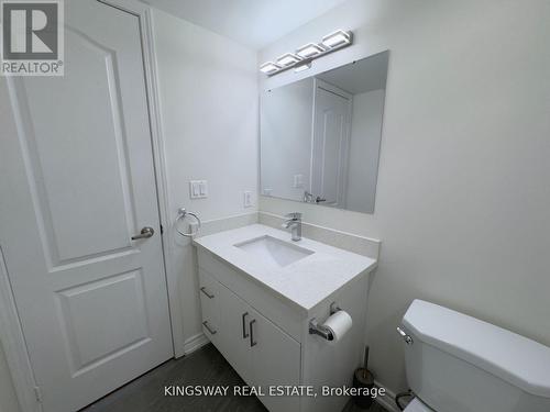 2208 - 4090 Living Arts Drive, Mississauga, ON - Indoor Photo Showing Bathroom