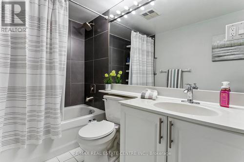 308 - 24 Hanover Road, Brampton, ON - Indoor Photo Showing Bathroom