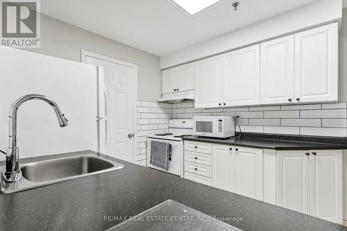 308 - 24 Hanover Road, Brampton, ON - Indoor Photo Showing Kitchen