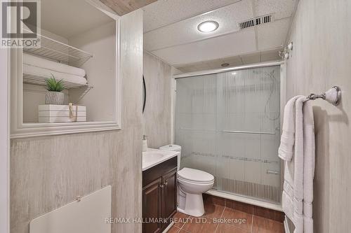 261 Zelda Crescent, Richmond Hill, ON - Indoor Photo Showing Bathroom