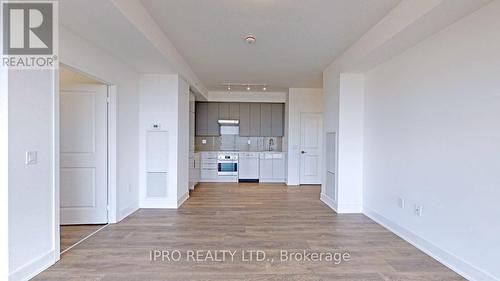 3308 - 2916 Highway 7 Avenue, Vaughan, ON - Indoor Photo Showing Kitchen