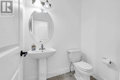 2 Leith Drive, Bradford West Gwillimbury, ON - Indoor Photo Showing Bathroom