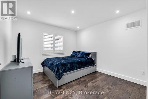 2 Leith Drive, Bradford West Gwillimbury, ON - Indoor Photo Showing Bedroom