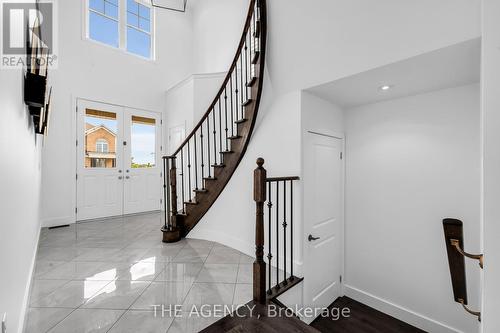 2 Leith Drive, Bradford West Gwillimbury, ON - Indoor Photo Showing Other Room