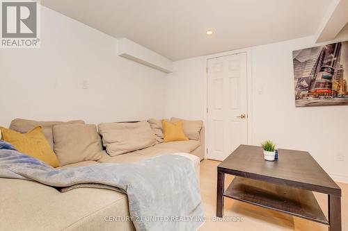 650 Rogers Street, Peterborough, ON - Indoor Photo Showing Living Room