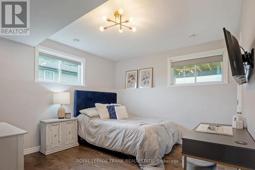 484 Ennis Road, Smith-Ennismore-Lakefield, ON - Indoor Photo Showing Bedroom