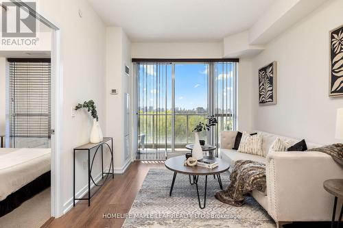 426 - 52 Forest Manor Road, Toronto, ON - Indoor Photo Showing Living Room