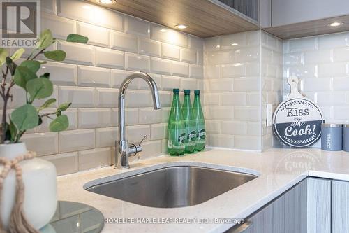 426 - 52 Forest Manor Road, Toronto, ON - Indoor Photo Showing Kitchen