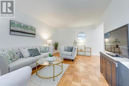 109 - 158 Crescent Road, Toronto, ON - Indoor Photo Showing Living Room