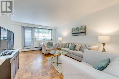 109 - 158 Crescent Road, Toronto, ON - Indoor Photo Showing Living Room