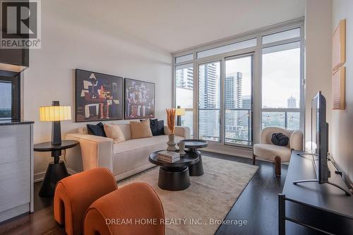 2017 - 121 Mcmahon Drive, Toronto, ON - Indoor Photo Showing Living Room