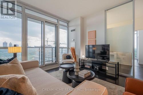 2017 - 121 Mcmahon Drive, Toronto, ON - Indoor Photo Showing Living Room