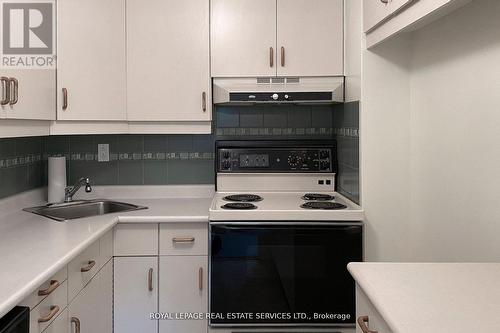 201 - 160 The Donway West, Toronto, ON - Indoor Photo Showing Kitchen