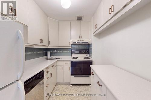 201 - 160 The Donway West, Toronto, ON - Indoor Photo Showing Kitchen