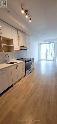 1304 - 150 Fairview Mall Drive, Toronto (Don Valley Village), ON - Indoor Photo Showing Kitchen