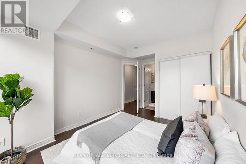 208 - 2756 Old Leslie Street, Toronto, ON - Indoor Photo Showing Bedroom