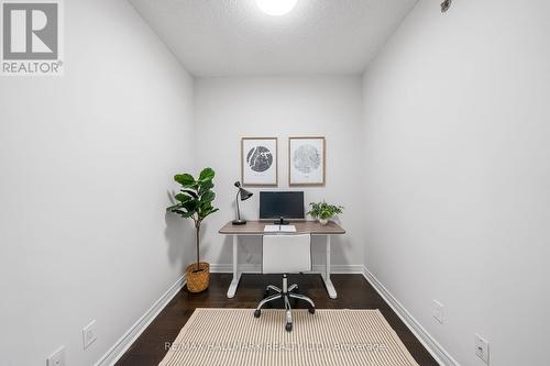 208 - 2756 Old Leslie Street, Toronto, ON - Indoor Photo Showing Office