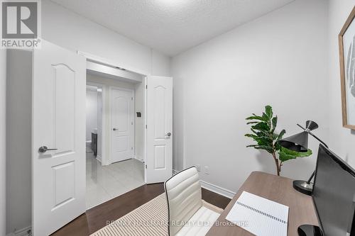 208 - 2756 Old Leslie Street, Toronto, ON - Indoor