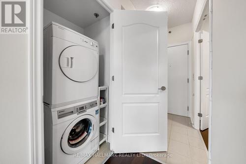 208 - 2756 Old Leslie Street, Toronto, ON - Indoor Photo Showing Laundry Room