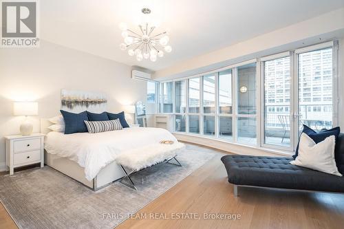 Th01 - 761 Bay Street, Toronto, ON - Indoor Photo Showing Bedroom