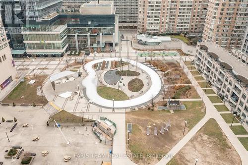 Th01 - 761 Bay Street, Toronto, ON - Outdoor With View