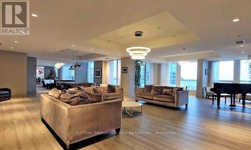 229 - 628 Fleet Street, Toronto, ON - Indoor