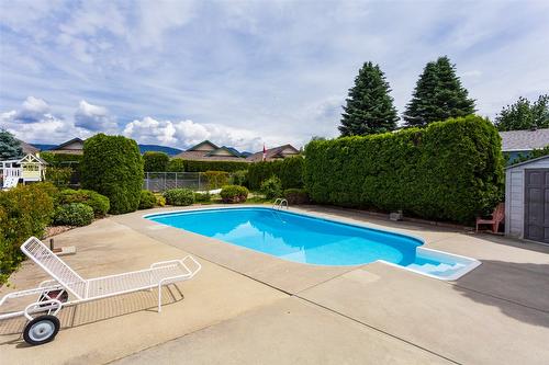 465 O'Keefe Court, Kelowna, BC - Outdoor With Backyard