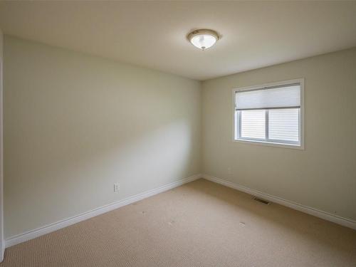555 Red Wing Drive, Penticton, BC - Indoor Photo Showing Other Room