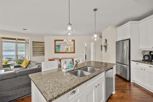 4305-4038 Pritchard Drive, West Kelowna, BC - Indoor Photo Showing Kitchen With Double Sink With Upgraded Kitchen