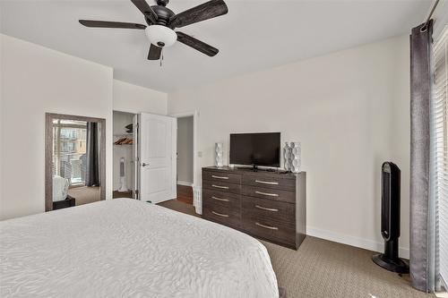 4305-4038 Pritchard Drive, West Kelowna, BC - Indoor Photo Showing Bedroom