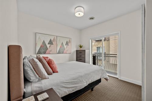 4305-4038 Pritchard Drive, West Kelowna, BC - Indoor Photo Showing Bedroom